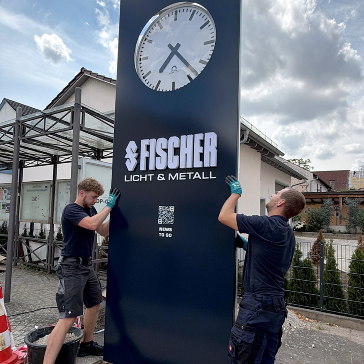FISCHER Uhr wird in Mühlhausen montiert